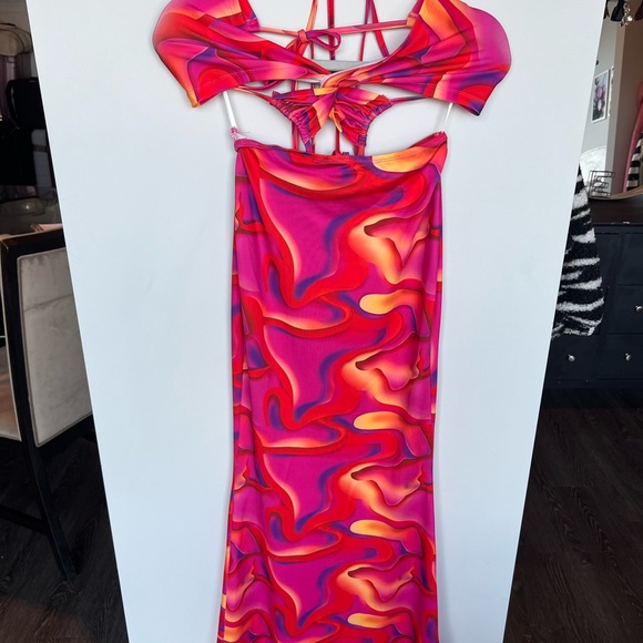 Wrap around bandeau dress with design - Picture 2 of 2